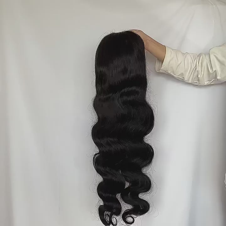 Video showcasing 18-inch 180% density HD lace 13x4 frontal Body Wave Human Hair Wig, highlighting its soft curls, natural luster, and realistic hairline